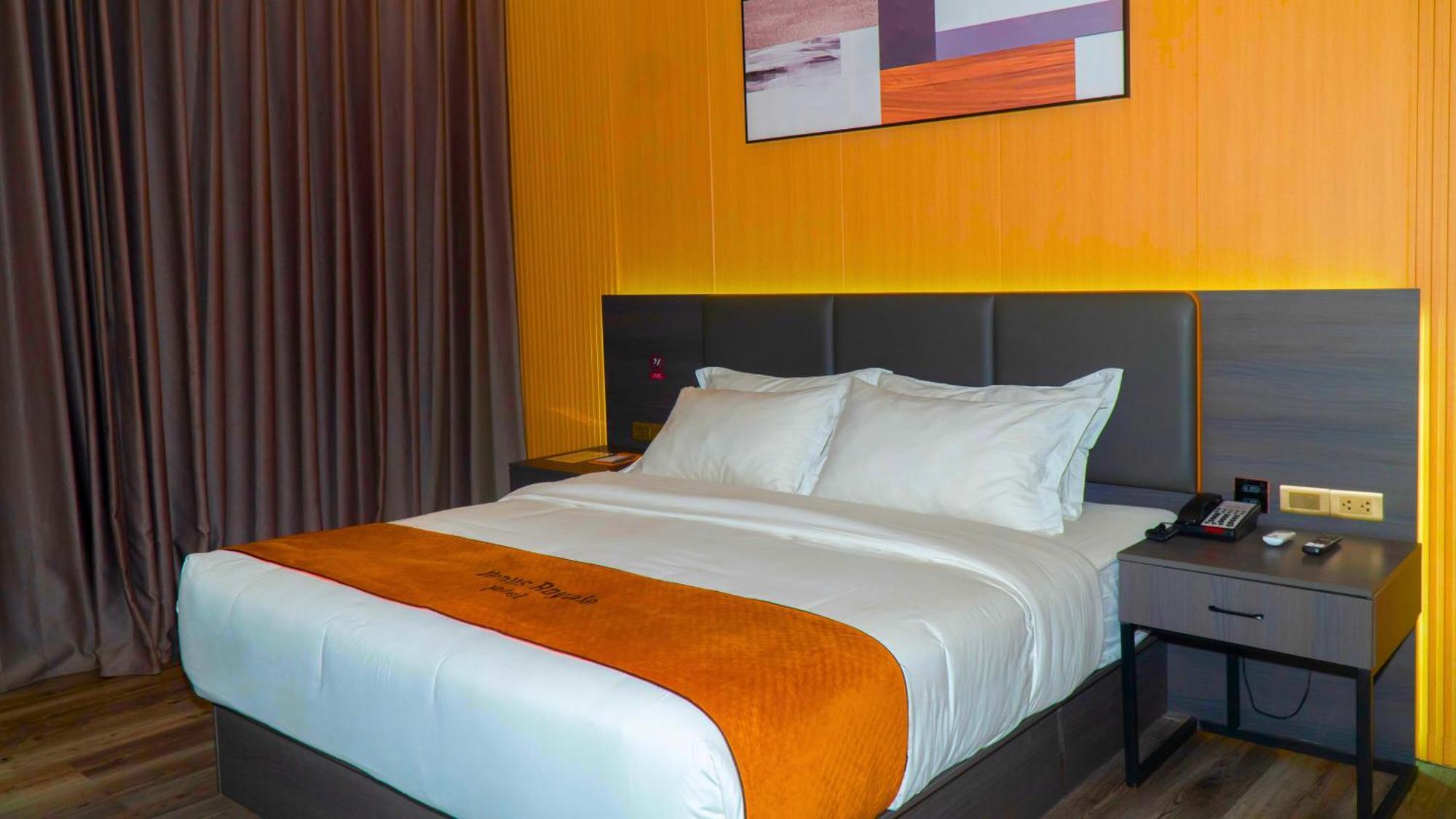 Venus Royale Hotel Coron Exterior foto