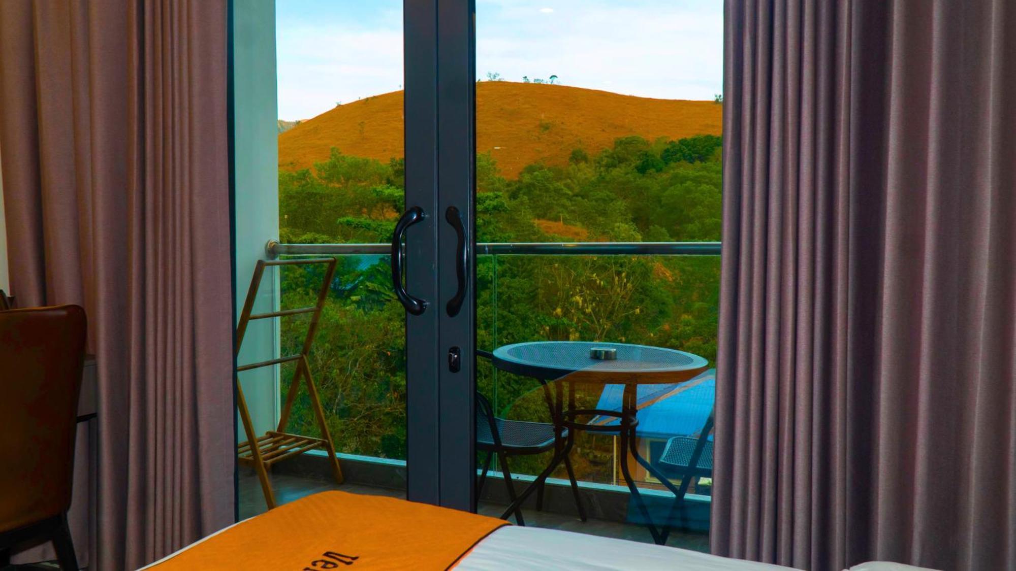 Venus Royale Hotel Coron Exterior foto