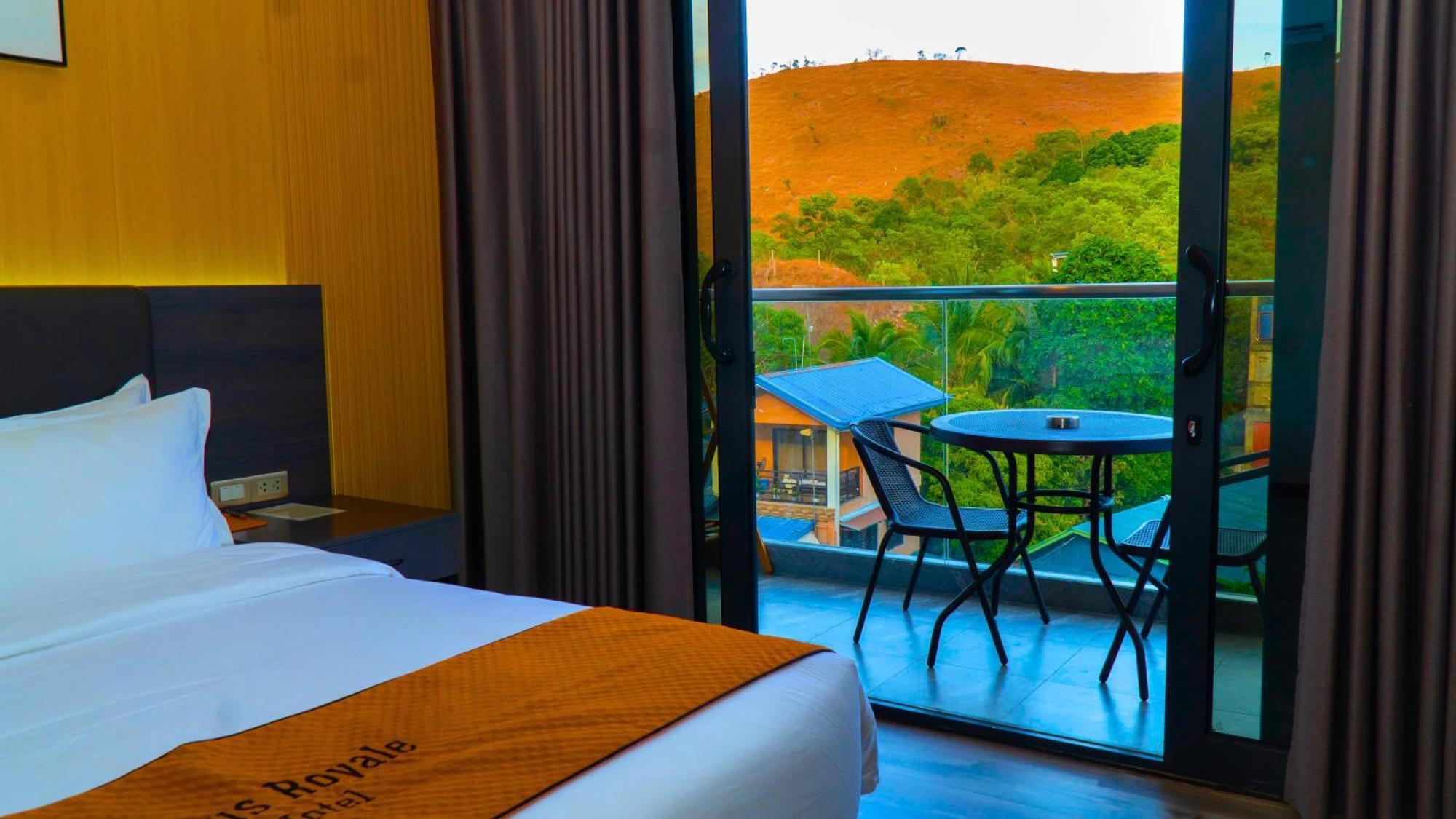 Venus Royale Hotel Coron Exterior foto