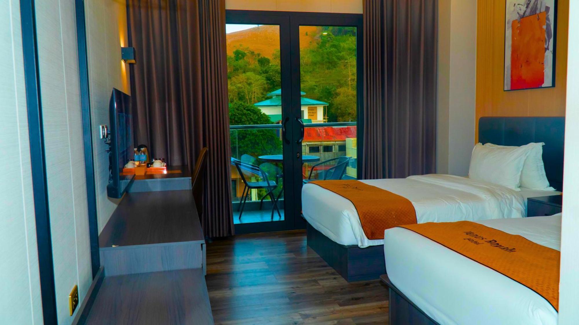 Venus Royale Hotel Coron Exterior foto