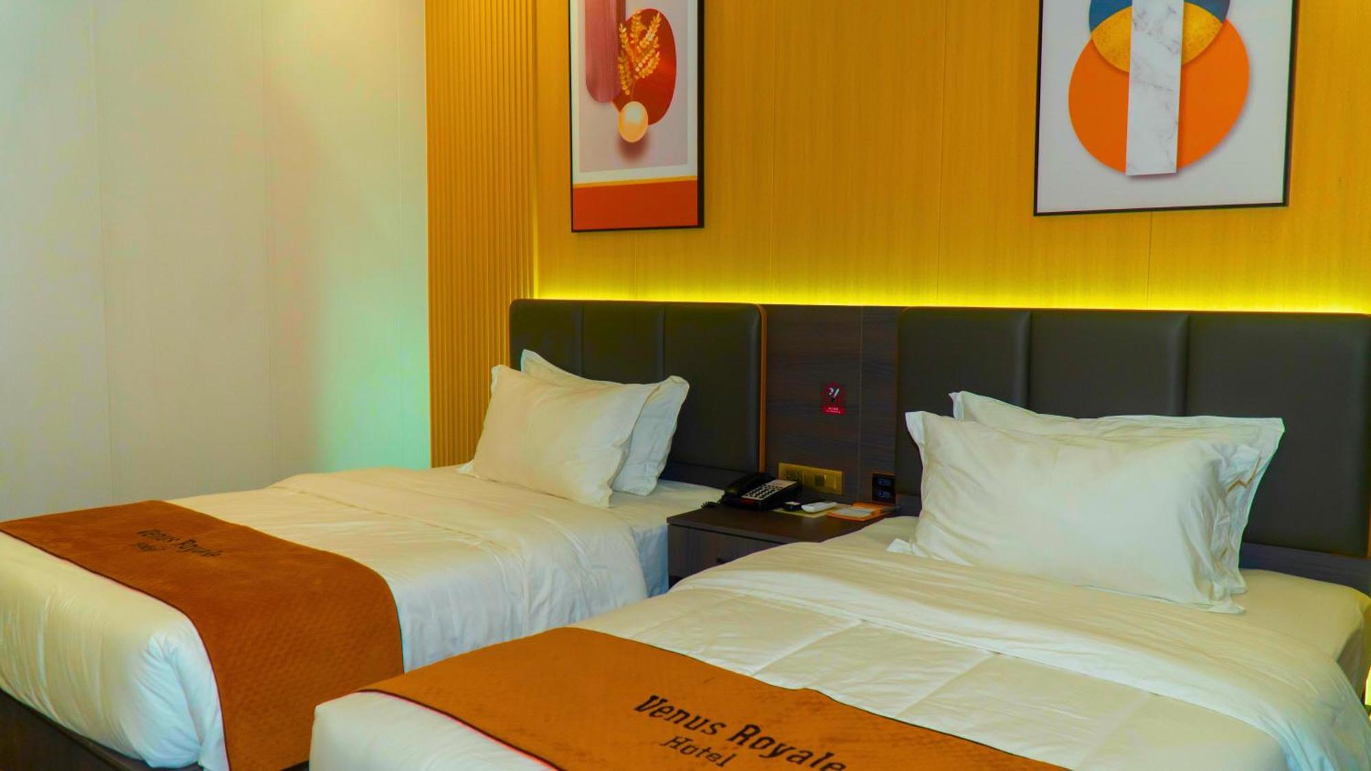 Venus Royale Hotel Coron Exterior foto
